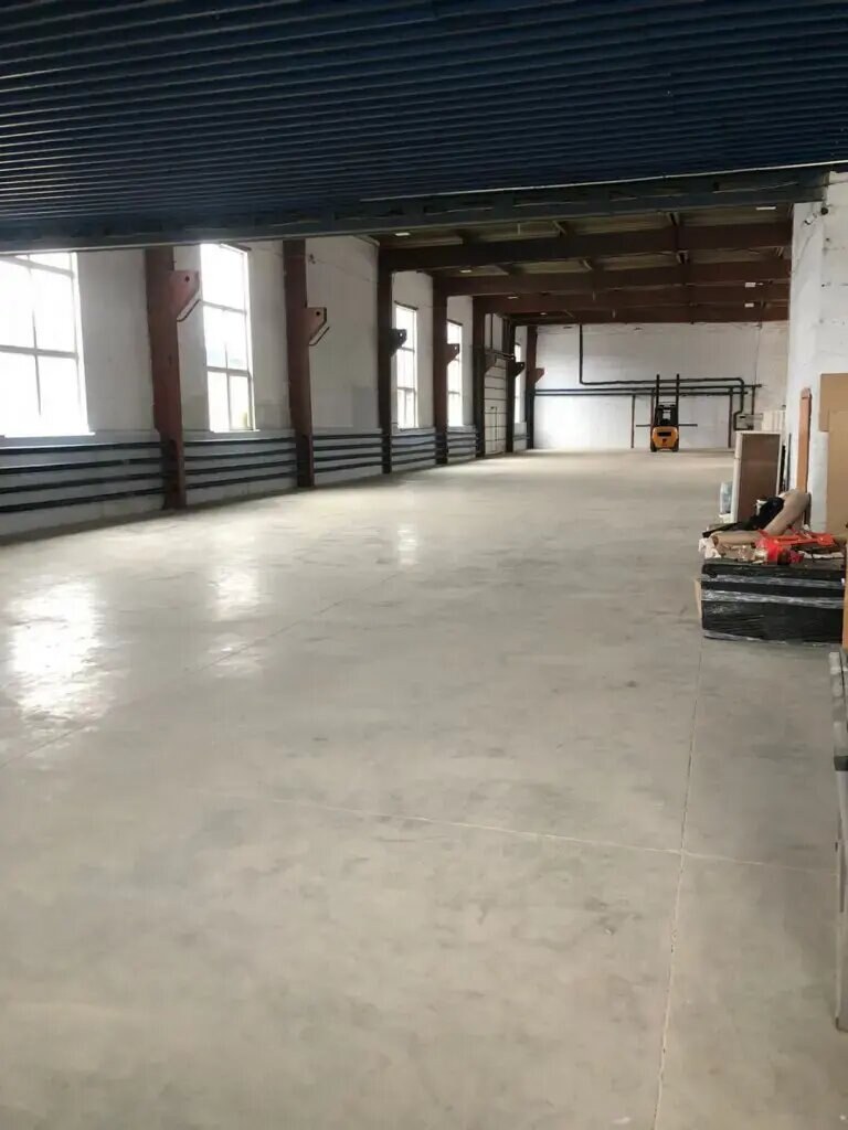 Производственное помещение 955 м², аренда, г. Елькино, Александровский р-н — фотография 1