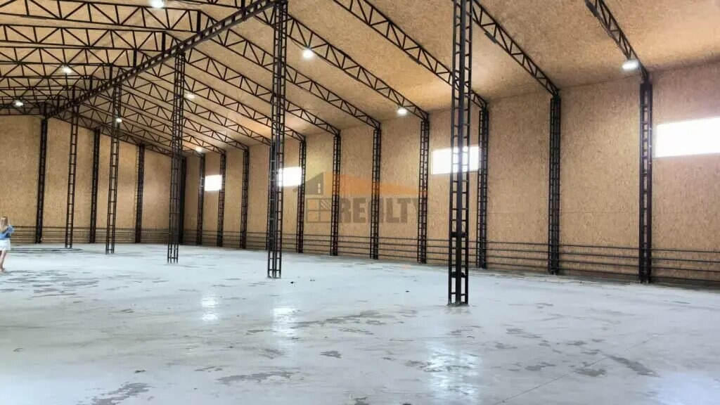 Производственное помещение 1 600 м², аренда, пгт. Молоково, Ленинский р-н — фотография 1