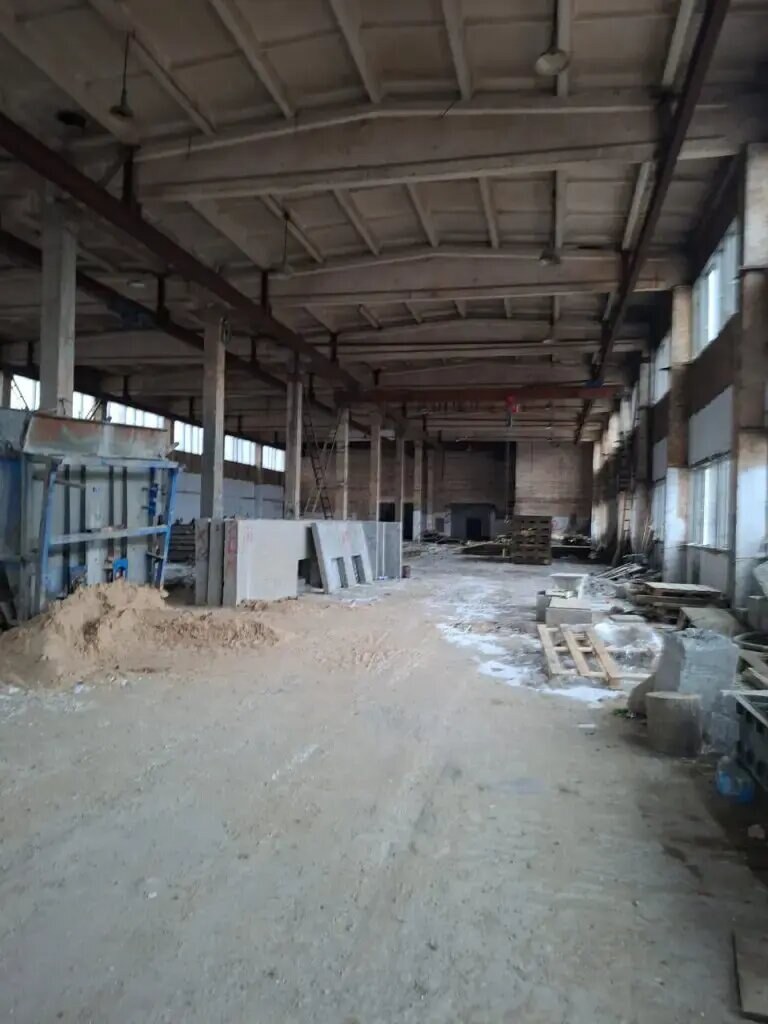 Производственное помещение 1 300 м², аренда, г. Лобня, Московская обл. — фотография 1